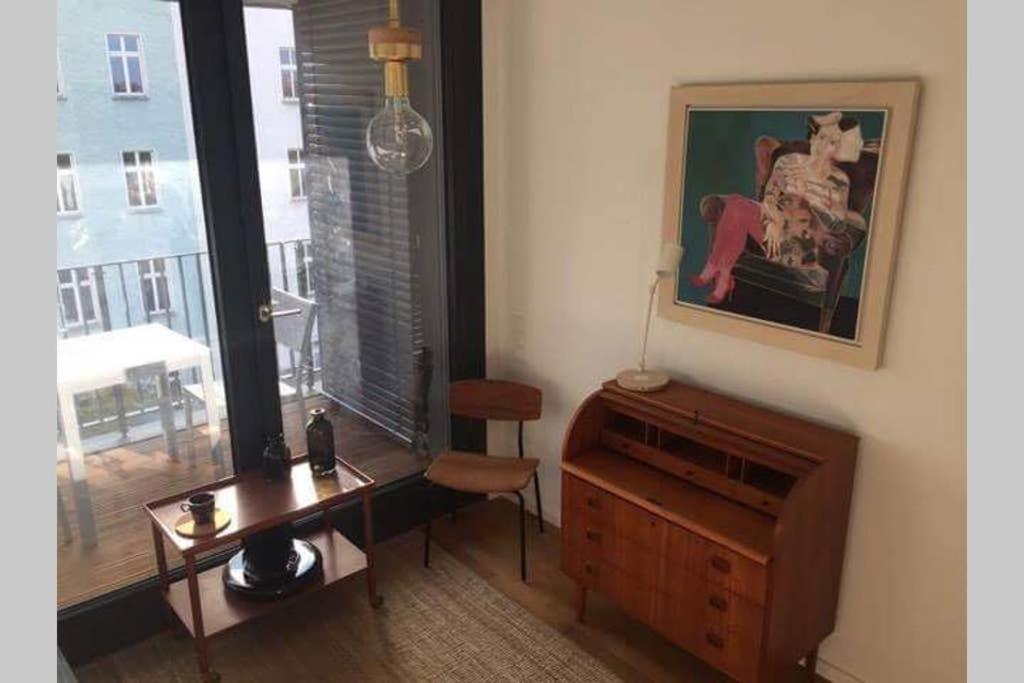 2 Bedroom Mauerpark-apartment, Mitte View Calendar Apartamento Berlim