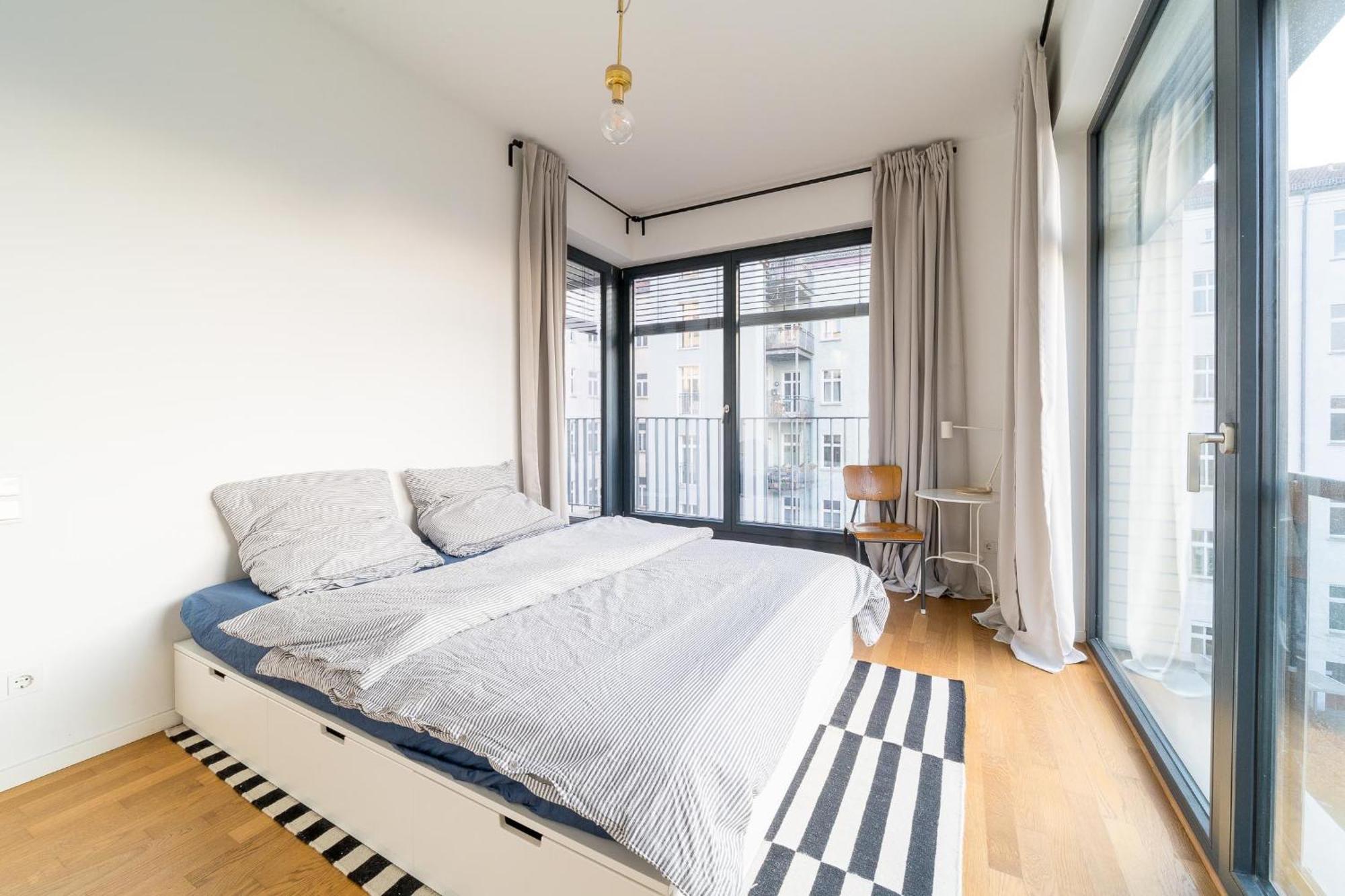 2 Bedroom Mauerpark-apartment, Mitte View Calendar Apartamento Berlim