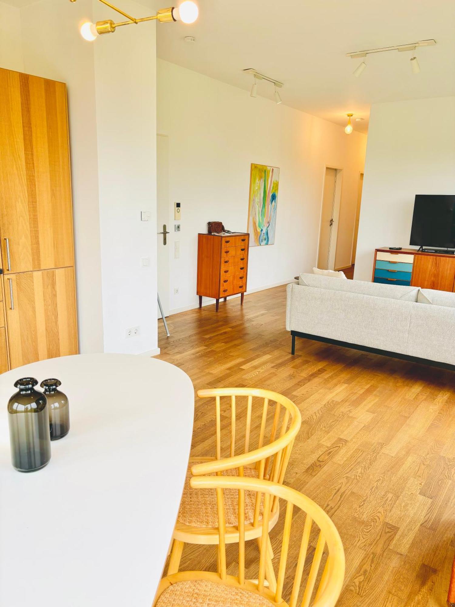 2 Bedroom Mauerpark-apartment, Mitte View Calendar Apartamento