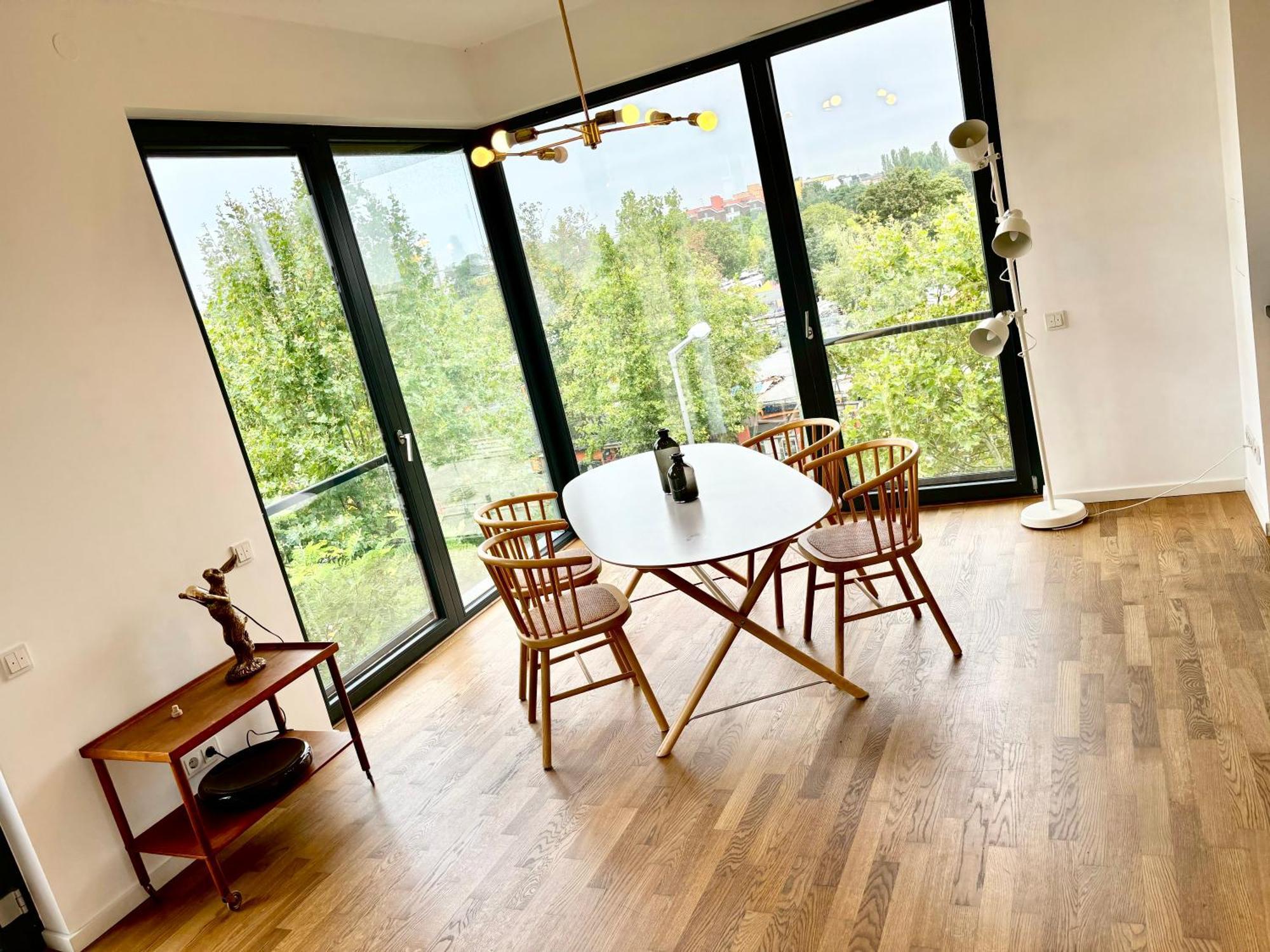 2 Bedroom Mauerpark-apartment, Mitte View Calendar Apartamento