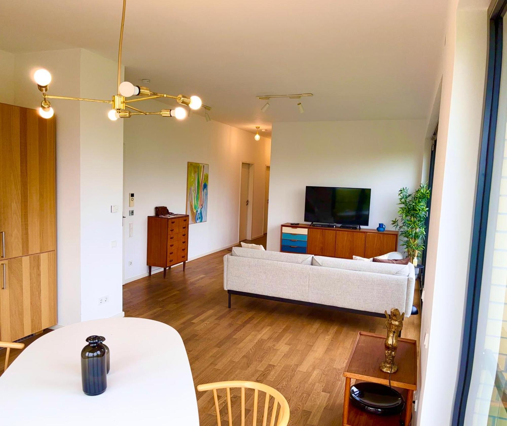 2 Bedroom Mauerpark-apartment, Mitte View Calendar Apartamento *